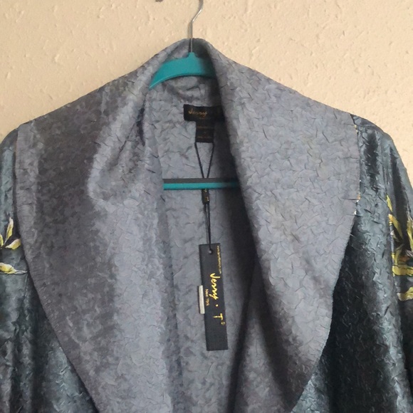 Jerry •T Cardigan - Picture 6 of 9